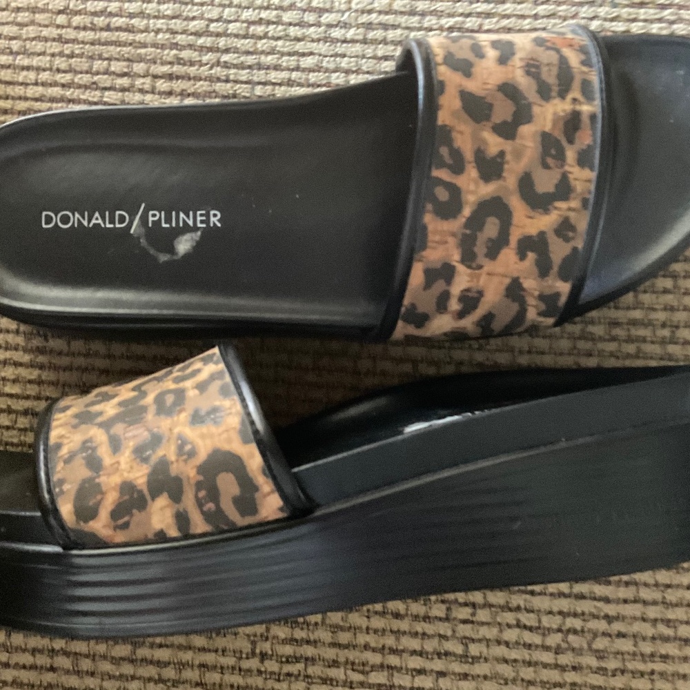 Donald Pliner leather platform sandals